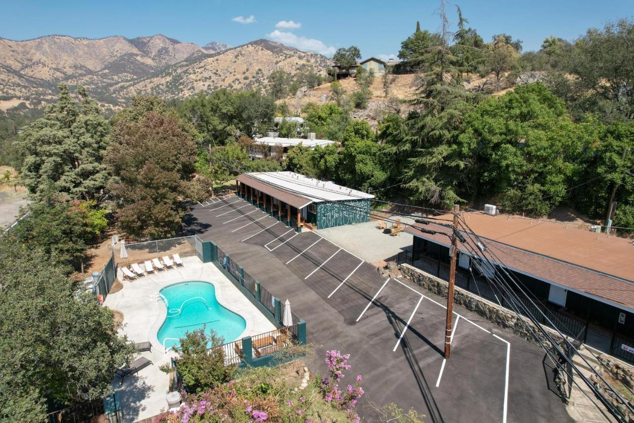 The Belle Sequoia Motel Rm9 Three Rivers Bagian luar foto