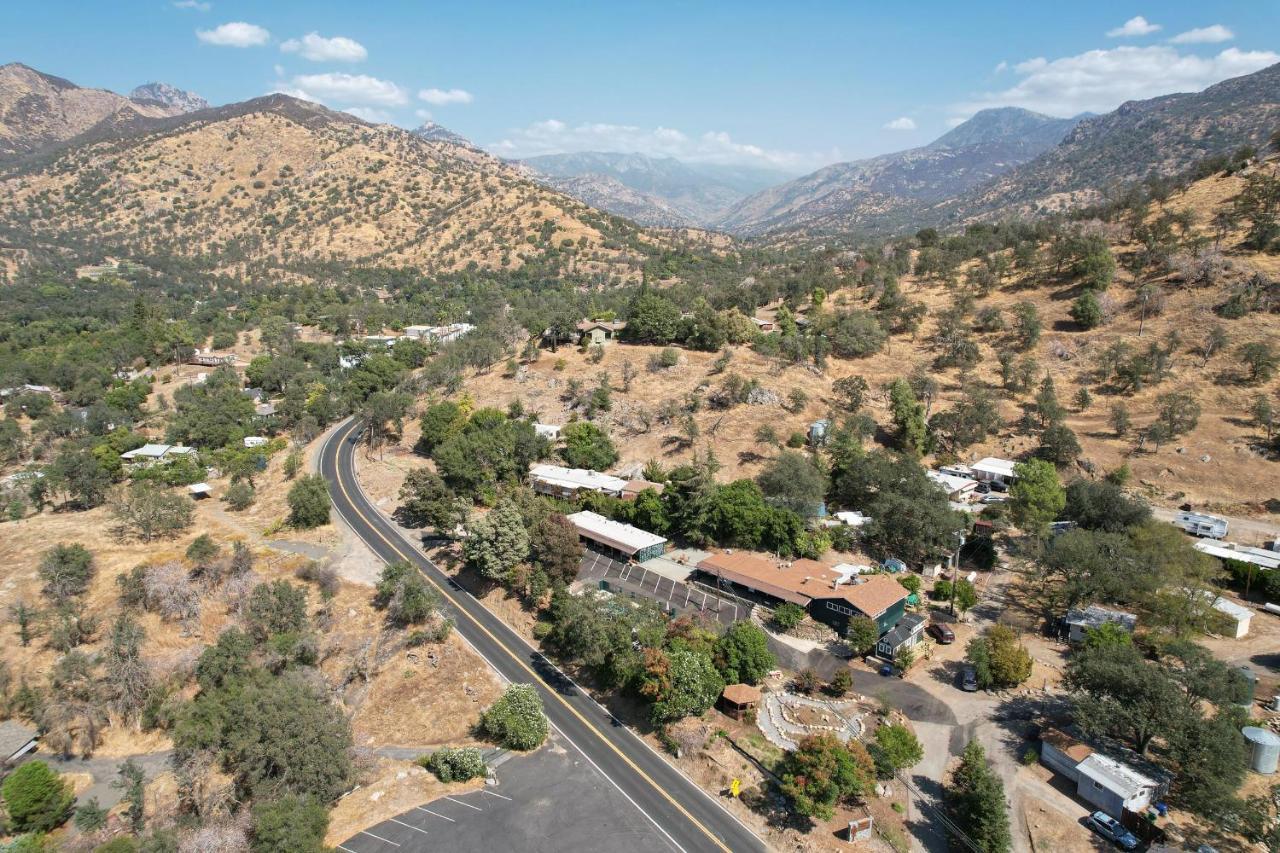 The Belle Sequoia Motel Rm9 Three Rivers Bagian luar foto