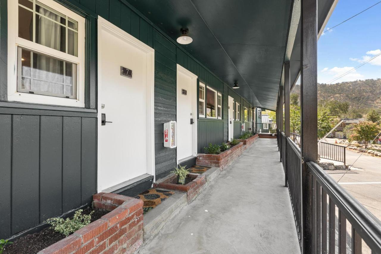 The Belle Sequoia Motel Rm9 Three Rivers Bagian luar foto