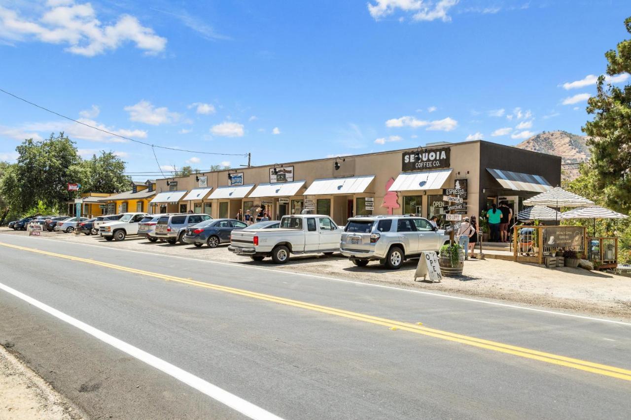 The Belle Sequoia Motel Rm9 Three Rivers Bagian luar foto