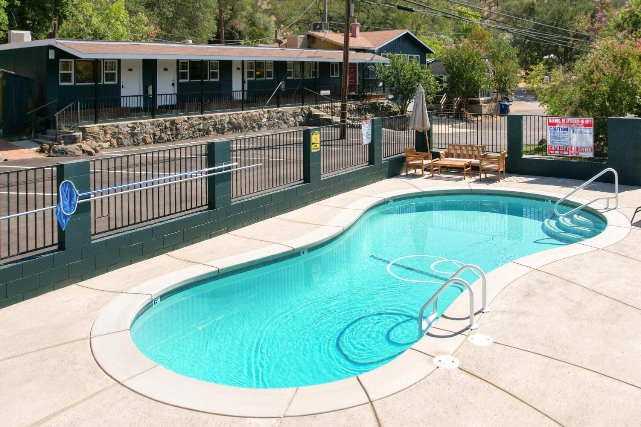 The Belle Sequoia Motel Rm9 Three Rivers Bagian luar foto