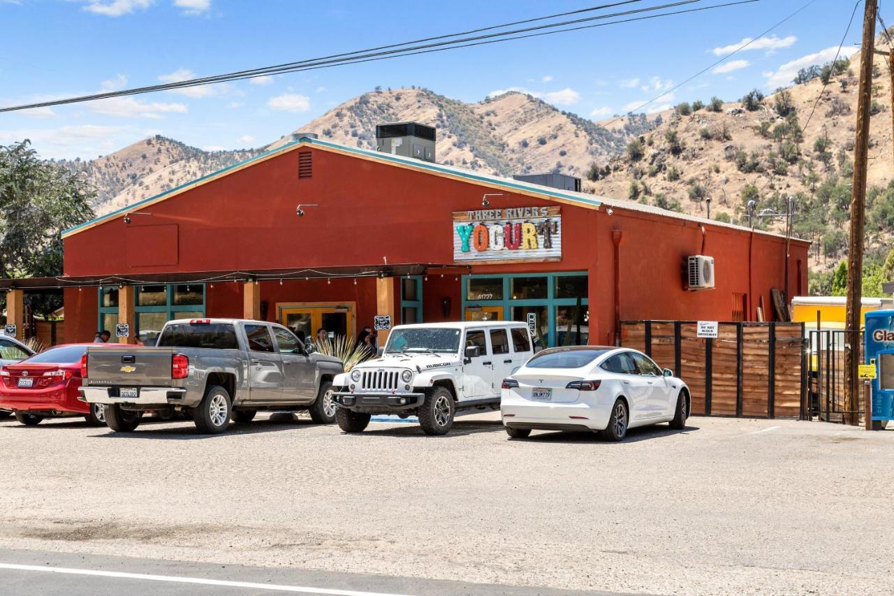 The Belle Sequoia Motel Rm9 Three Rivers Bagian luar foto